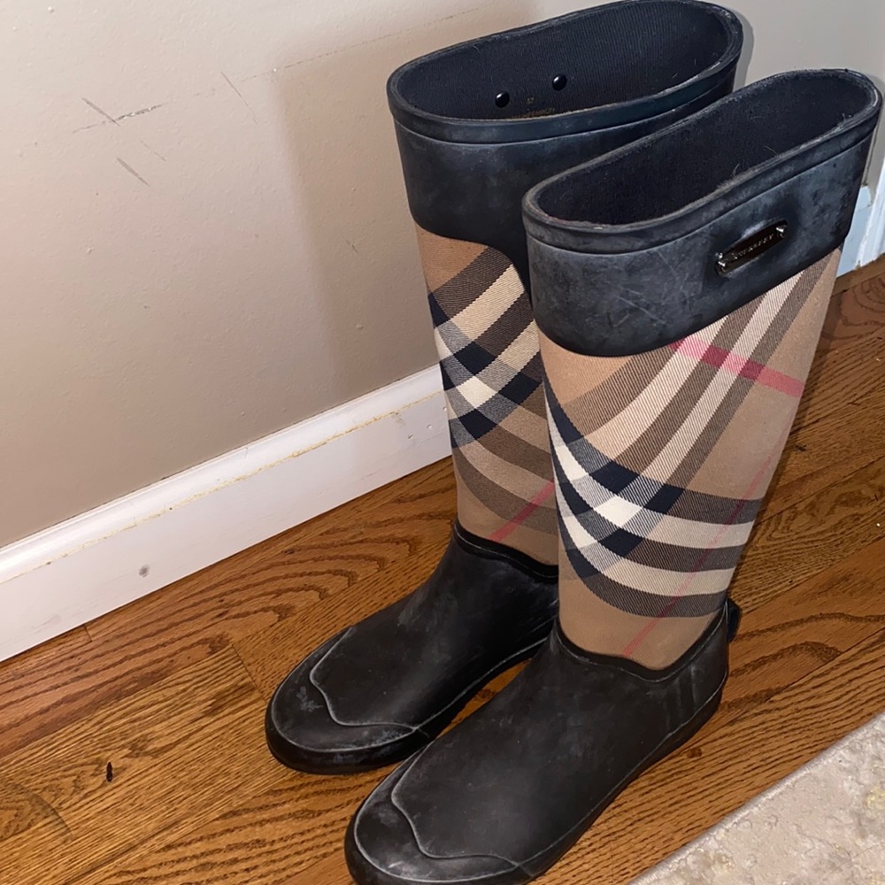 Vintage check Burberry rainboots